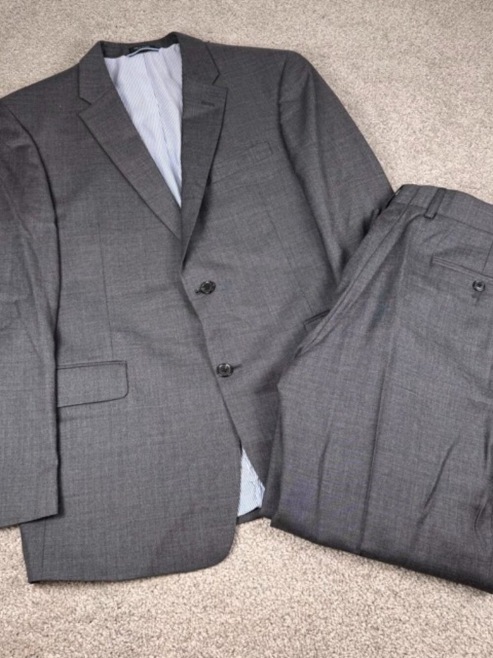 Tommy Hilfiger Wool Suit Men's 42R Pants 36x28 Gray Two Button Notch Lapel